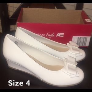 American Eagle girls dress shoes